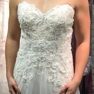 David Tutera for Mon Cheri wedding dress